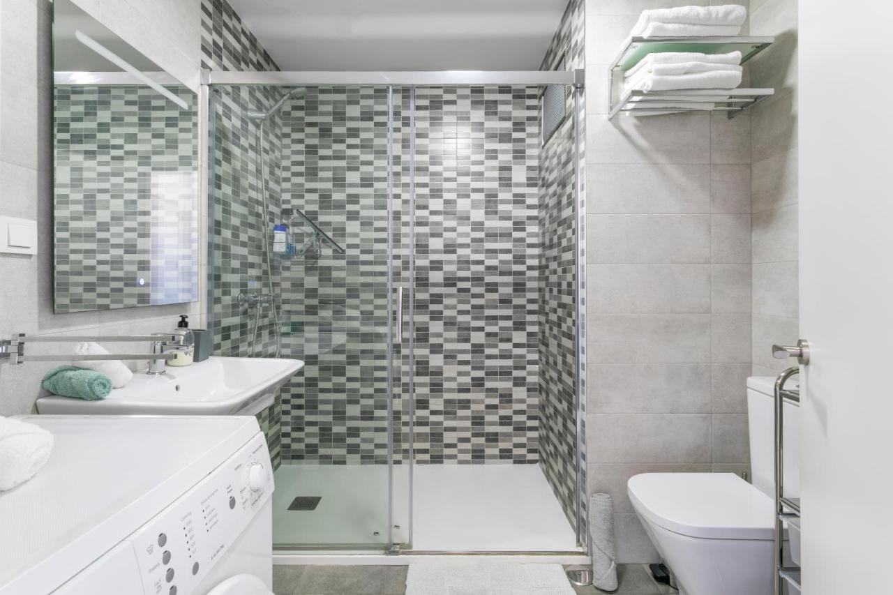 Beach Suite, City & Mountain View Alicante Exterior photo
